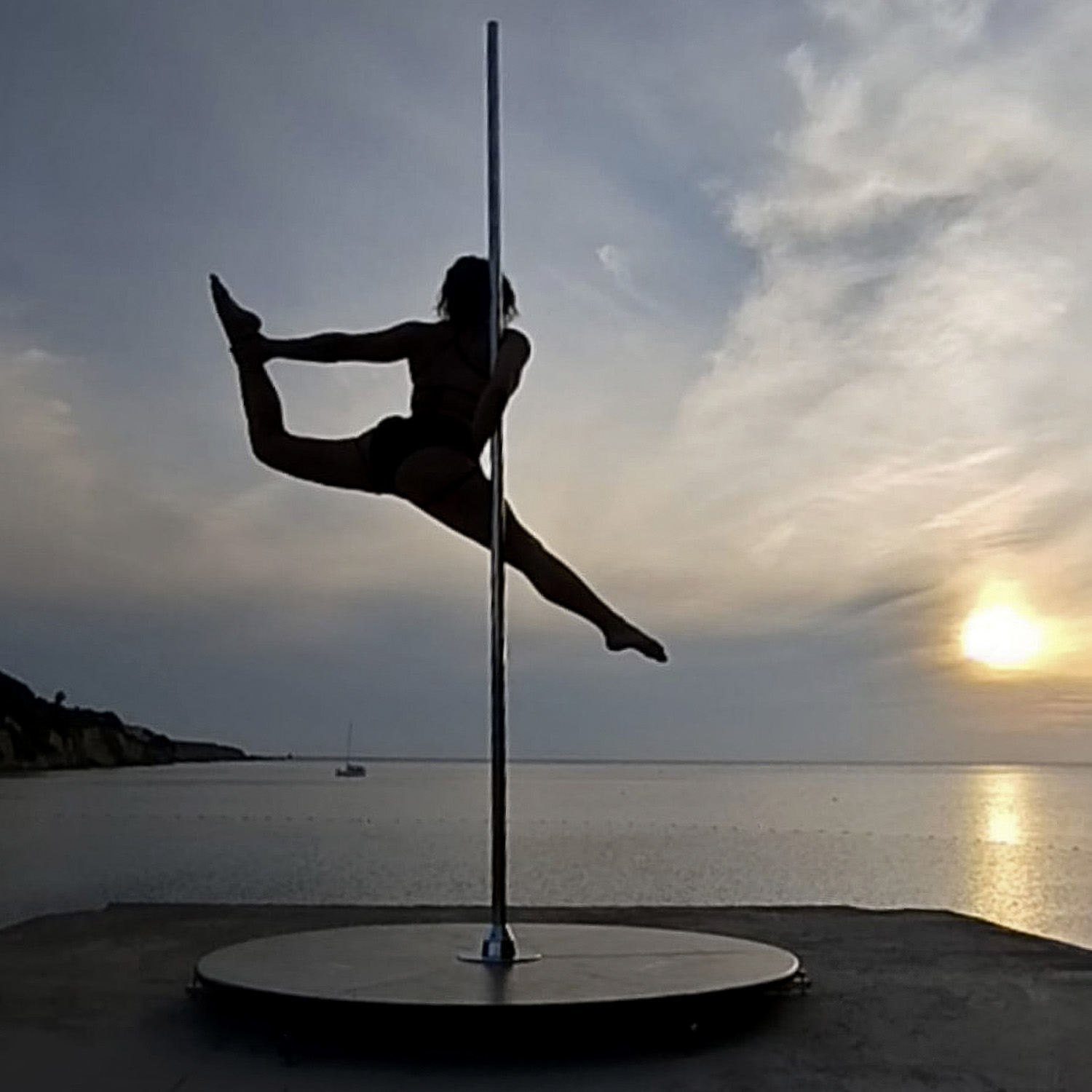 Mélanie Mayeur - pole dance Mélanie Mayeur - pole dance